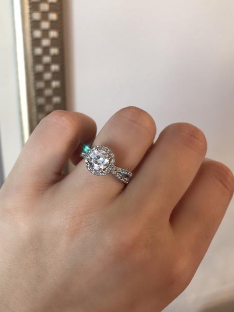 Noelle Round Cut Halo Diamond Ring